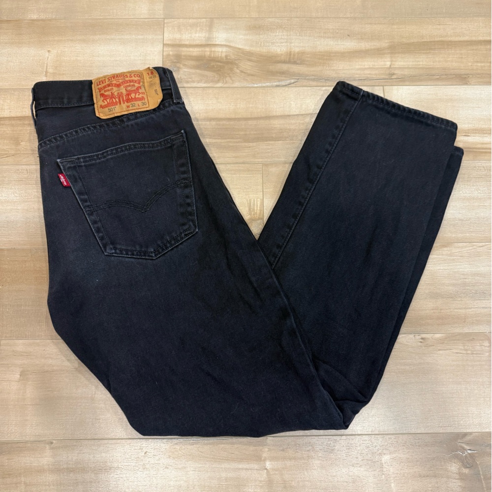 Levi’s 501 - Picture 2 of 3